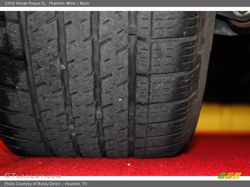 Phantom White / Black 2009 Nissan Rogue SL
