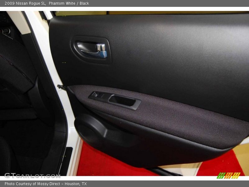 Phantom White / Black 2009 Nissan Rogue SL