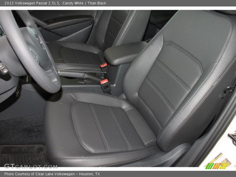 Candy White / Titan Black 2013 Volkswagen Passat 2.5L S