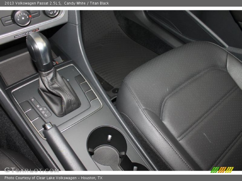 Candy White / Titan Black 2013 Volkswagen Passat 2.5L S