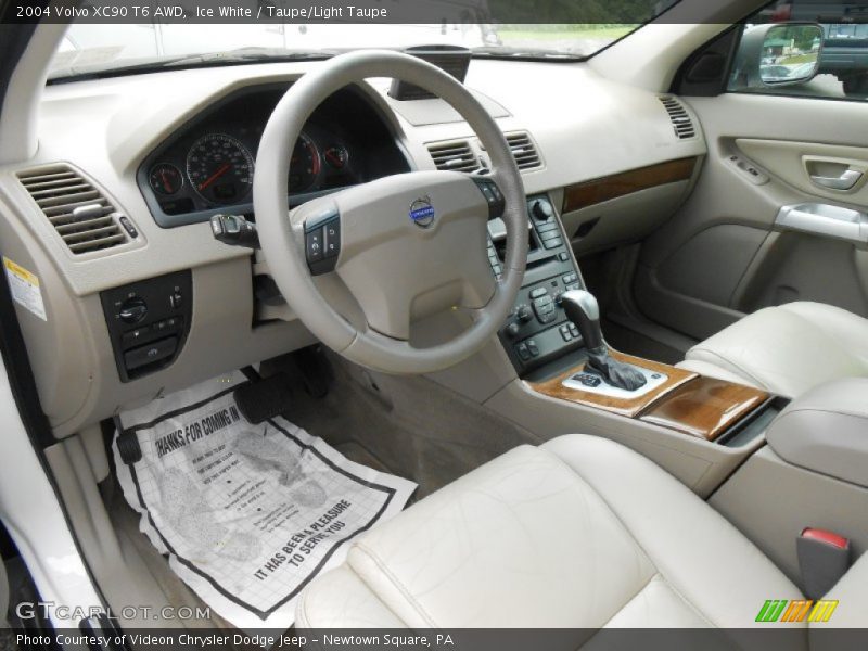 Ice White / Taupe/Light Taupe 2004 Volvo XC90 T6 AWD