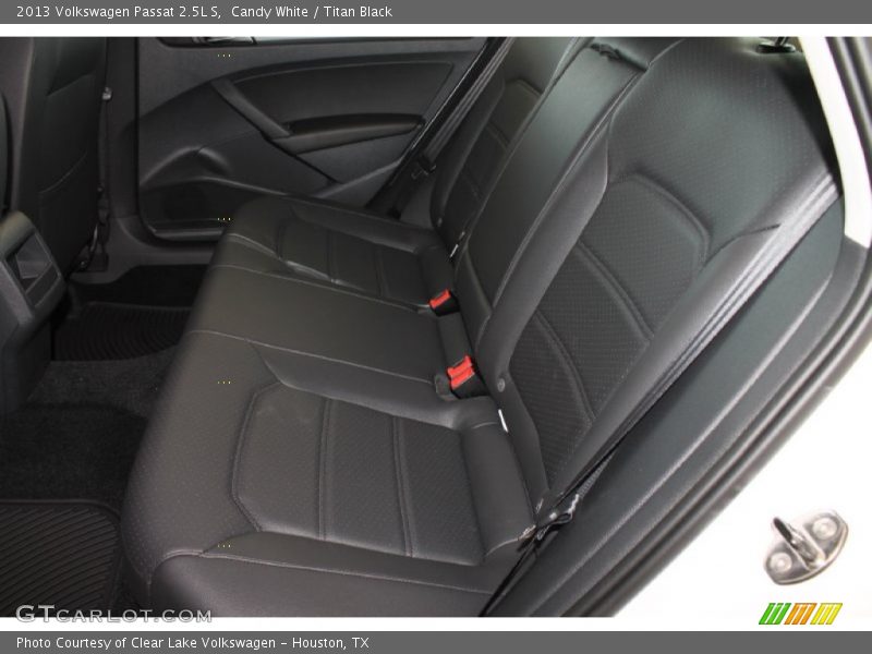Candy White / Titan Black 2013 Volkswagen Passat 2.5L S