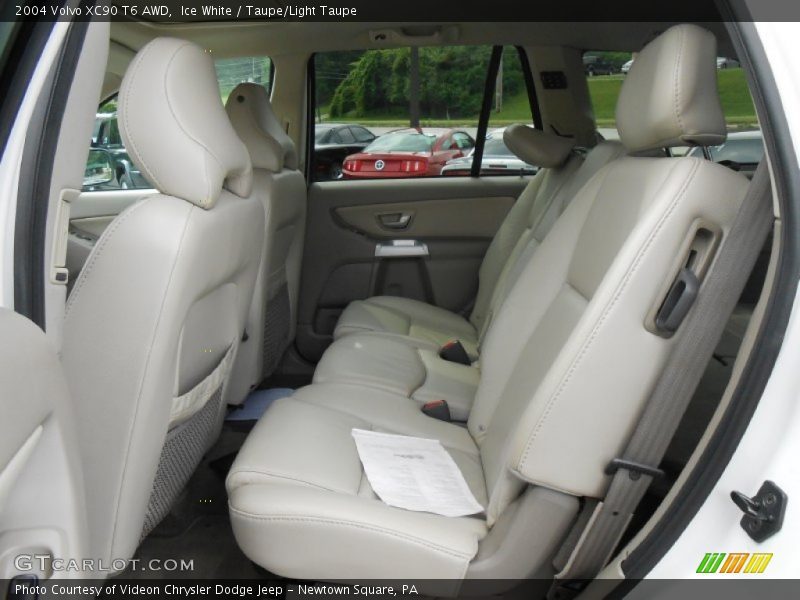 Ice White / Taupe/Light Taupe 2004 Volvo XC90 T6 AWD