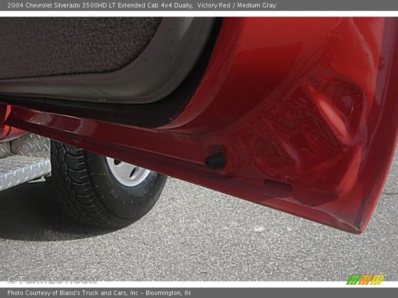 Victory Red / Medium Gray 2004 Chevrolet Silverado 3500HD LT Extended Cab 4x4 Dually