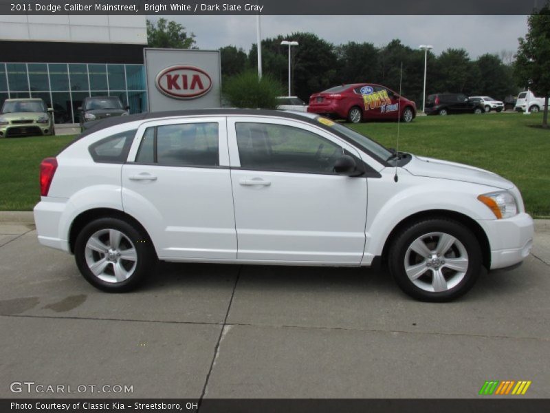 Bright White / Dark Slate Gray 2011 Dodge Caliber Mainstreet