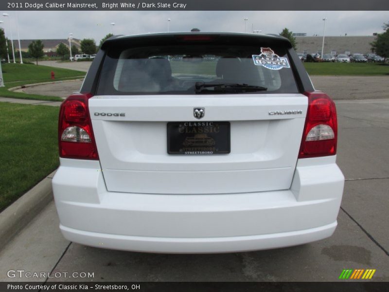 Bright White / Dark Slate Gray 2011 Dodge Caliber Mainstreet