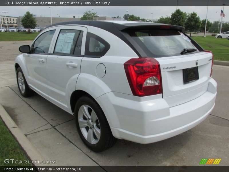 Bright White / Dark Slate Gray 2011 Dodge Caliber Mainstreet