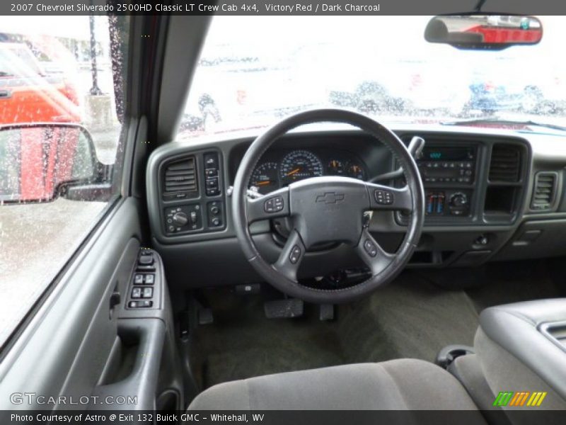 Victory Red / Dark Charcoal 2007 Chevrolet Silverado 2500HD Classic LT Crew Cab 4x4
