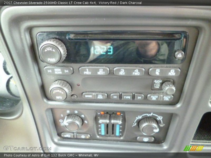 Victory Red / Dark Charcoal 2007 Chevrolet Silverado 2500HD Classic LT Crew Cab 4x4