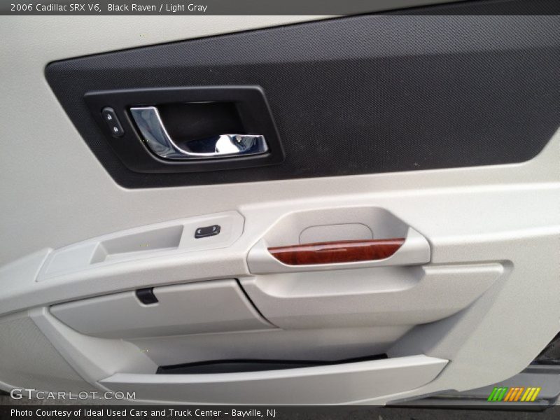 Black Raven / Light Gray 2006 Cadillac SRX V6