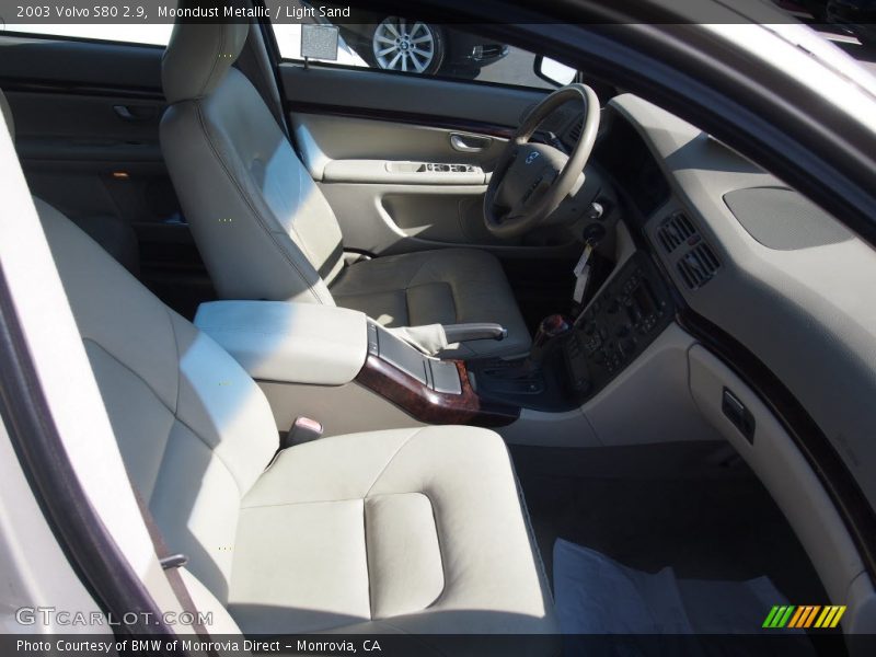 Moondust Metallic / Light Sand 2003 Volvo S80 2.9