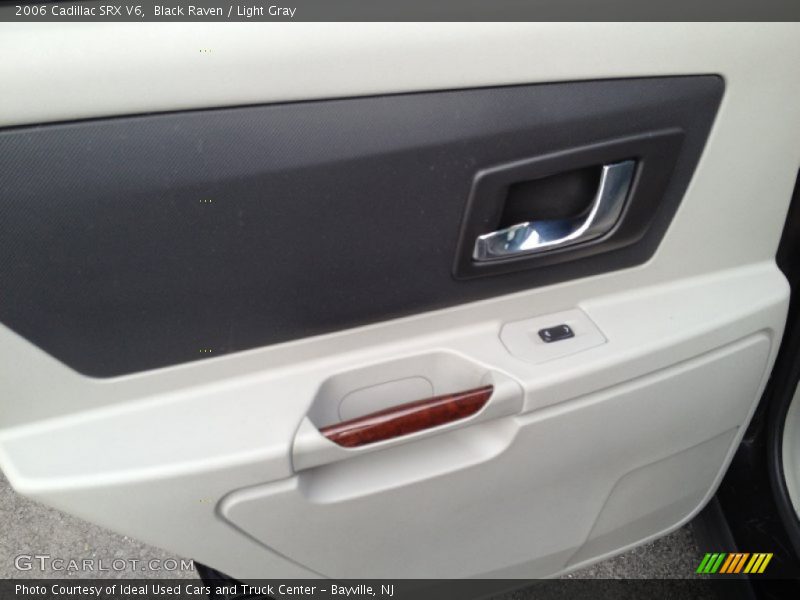 Black Raven / Light Gray 2006 Cadillac SRX V6