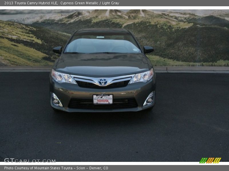 Cypress Green Metallic / Light Gray 2013 Toyota Camry Hybrid XLE