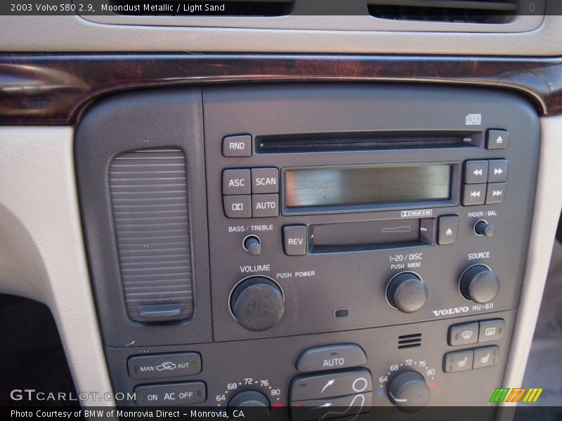 Moondust Metallic / Light Sand 2003 Volvo S80 2.9