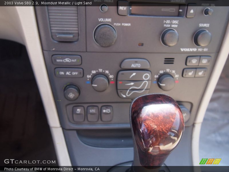 Controls of 2003 S80 2.9