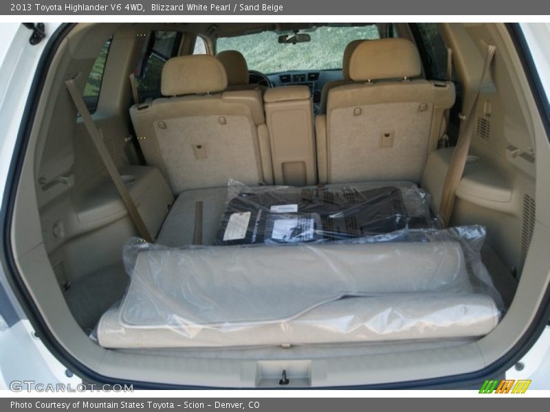 Blizzard White Pearl / Sand Beige 2013 Toyota Highlander V6 4WD