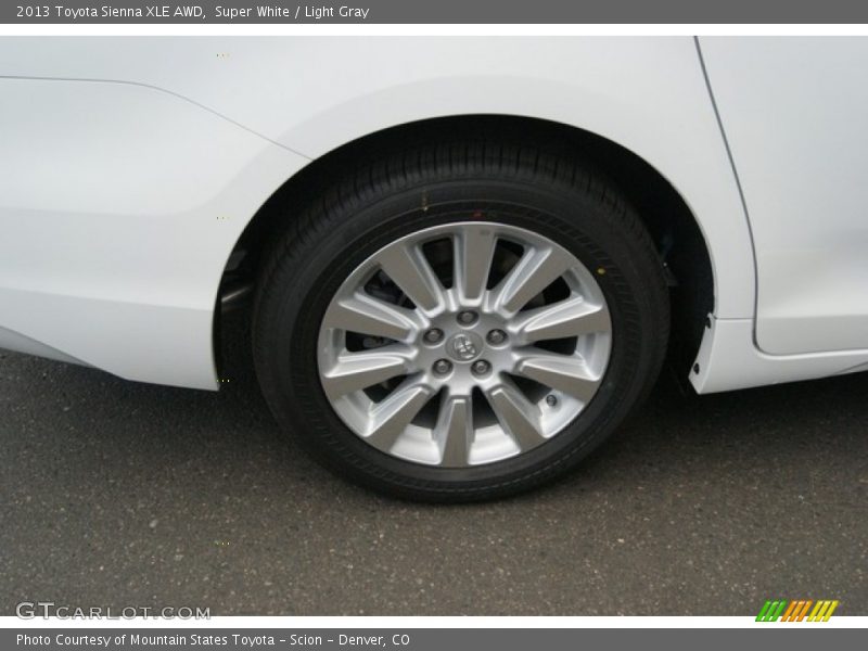 Super White / Light Gray 2013 Toyota Sienna XLE AWD