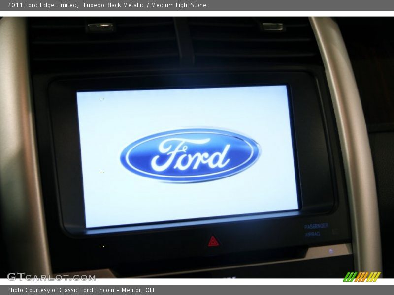 Tuxedo Black Metallic / Medium Light Stone 2011 Ford Edge Limited