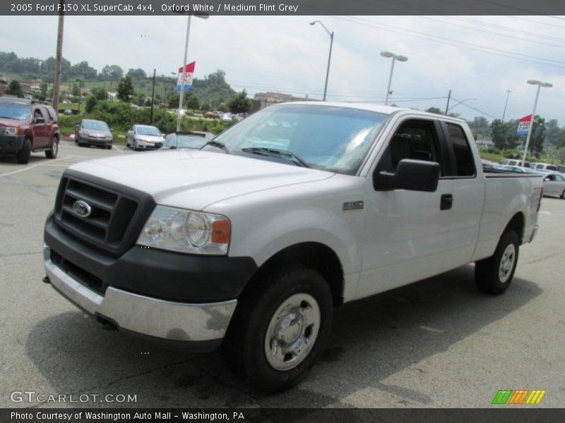 Oxford White / Medium Flint Grey 2005 Ford F150 XL SuperCab 4x4