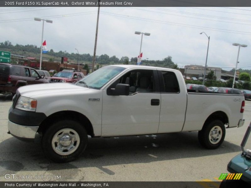 Oxford White / Medium Flint Grey 2005 Ford F150 XL SuperCab 4x4