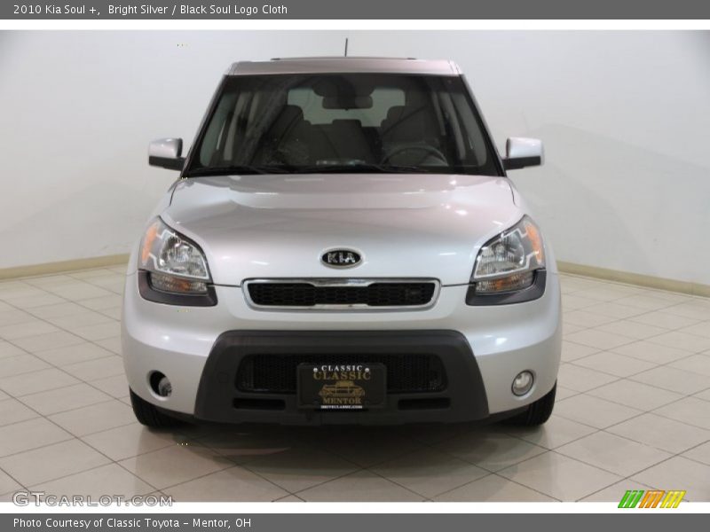 Bright Silver / Black Soul Logo Cloth 2010 Kia Soul +