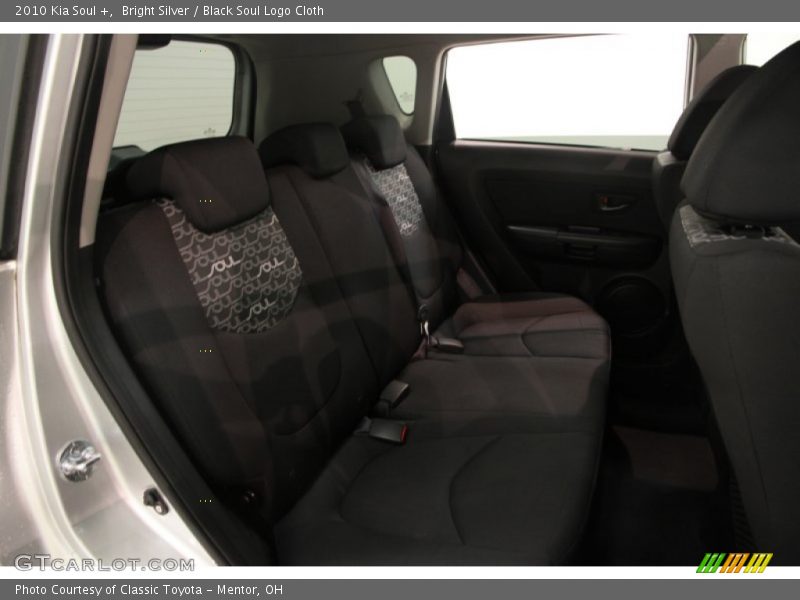 Bright Silver / Black Soul Logo Cloth 2010 Kia Soul +