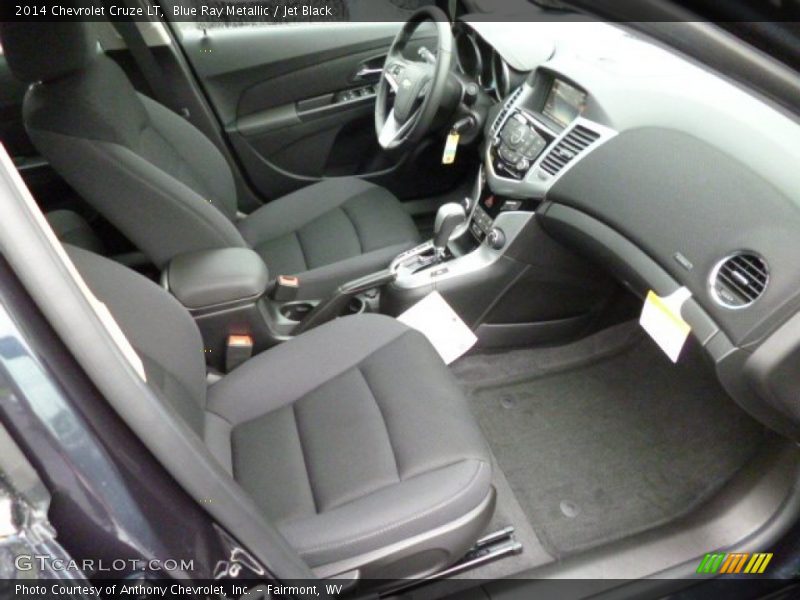Front Seat of 2014 Cruze LT