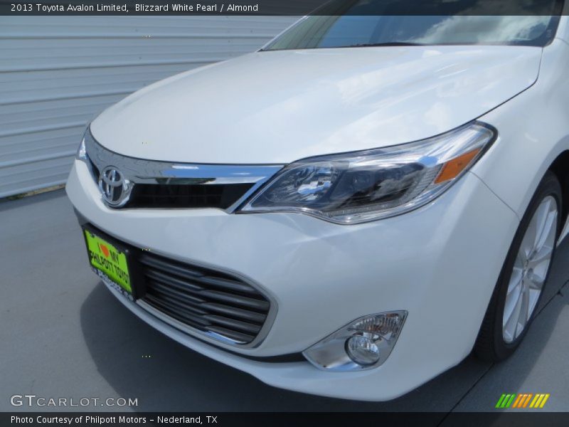 Blizzard White Pearl / Almond 2013 Toyota Avalon Limited