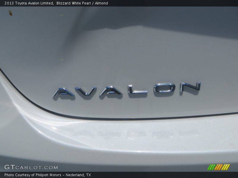 Blizzard White Pearl / Almond 2013 Toyota Avalon Limited