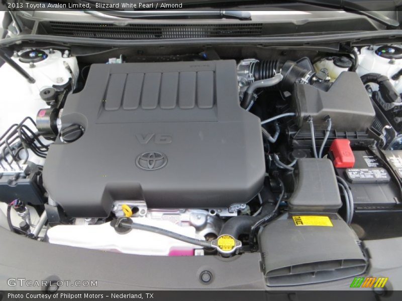 Blizzard White Pearl / Almond 2013 Toyota Avalon Limited
