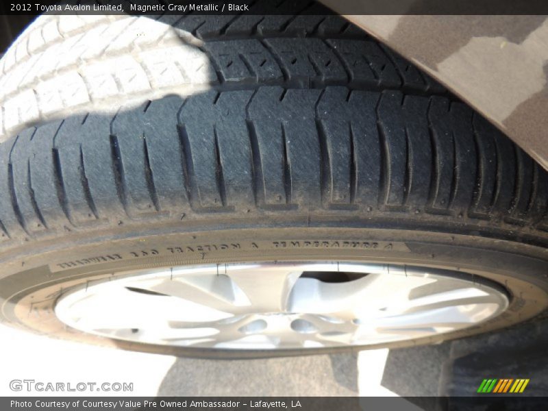 Magnetic Gray Metallic / Black 2012 Toyota Avalon Limited