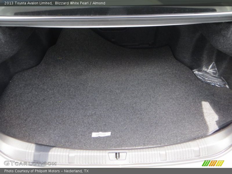 Blizzard White Pearl / Almond 2013 Toyota Avalon Limited