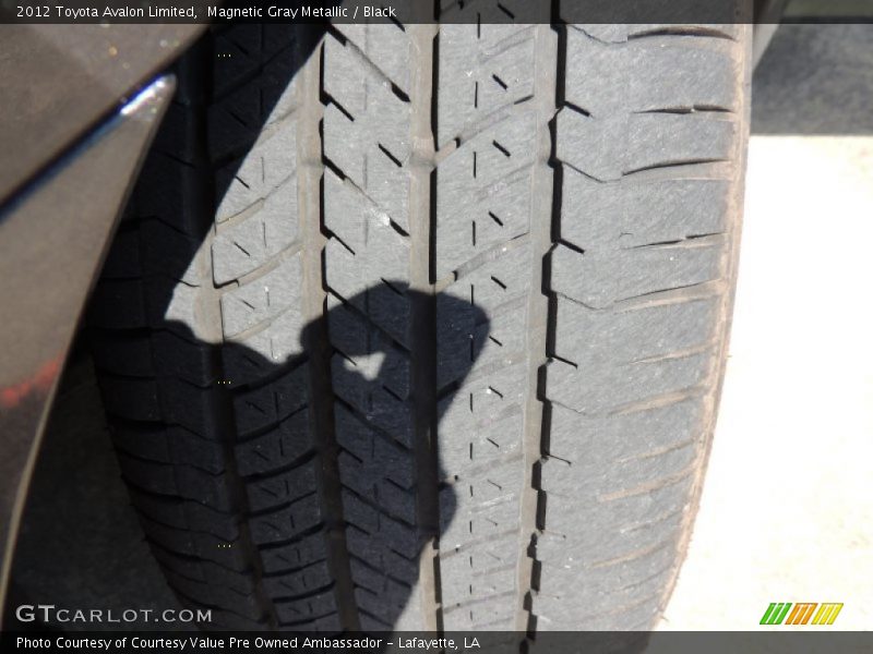 Magnetic Gray Metallic / Black 2012 Toyota Avalon Limited