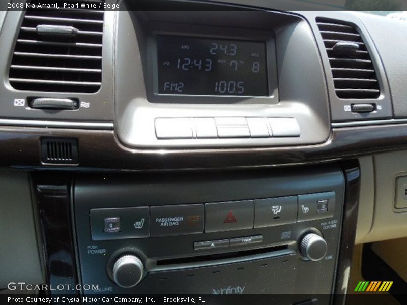Pearl White / Beige 2008 Kia Amanti