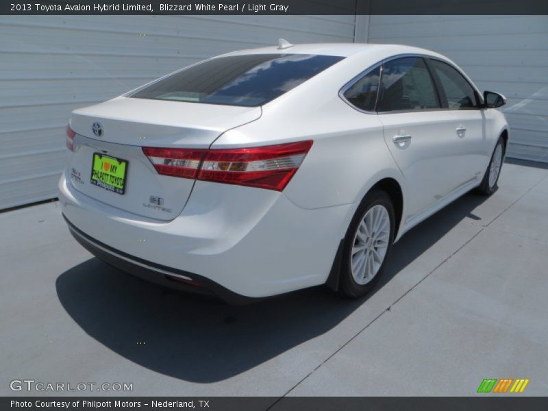 Blizzard White Pearl / Light Gray 2013 Toyota Avalon Hybrid Limited