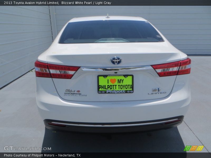 Blizzard White Pearl / Light Gray 2013 Toyota Avalon Hybrid Limited