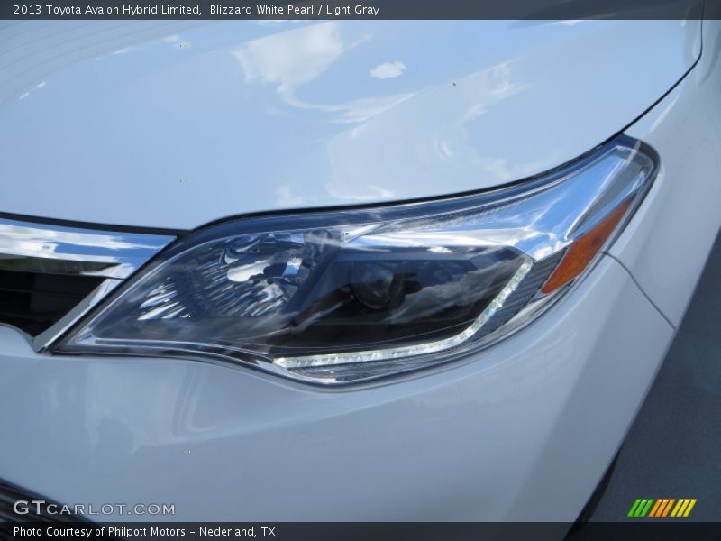 Blizzard White Pearl / Light Gray 2013 Toyota Avalon Hybrid Limited