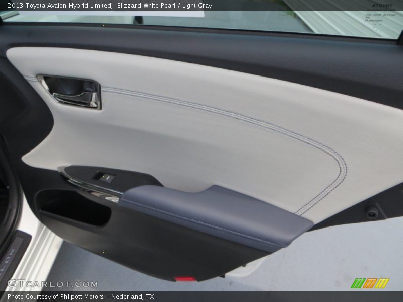 Blizzard White Pearl / Light Gray 2013 Toyota Avalon Hybrid Limited