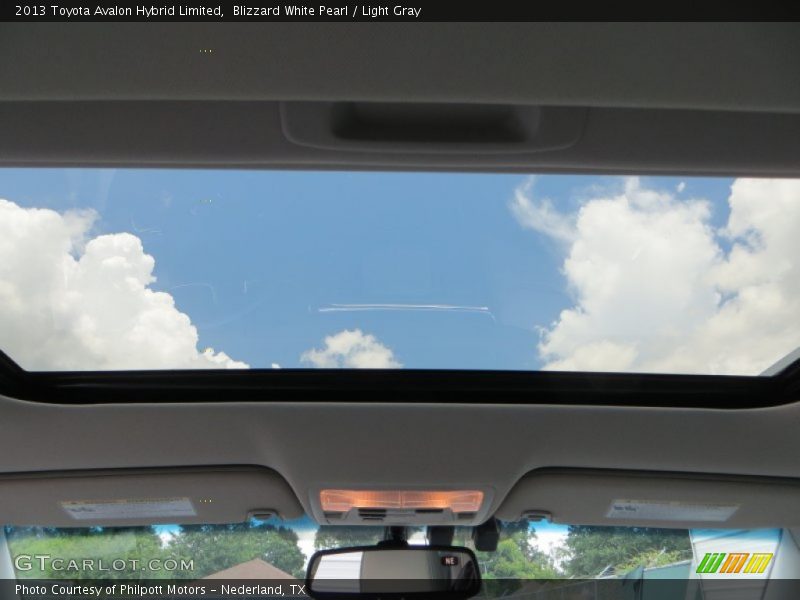 Blizzard White Pearl / Light Gray 2013 Toyota Avalon Hybrid Limited