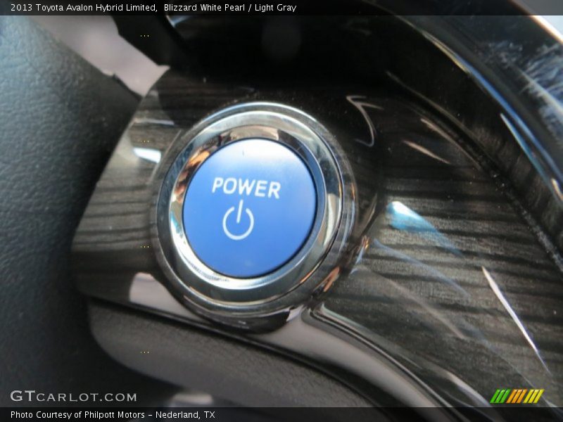 Blizzard White Pearl / Light Gray 2013 Toyota Avalon Hybrid Limited