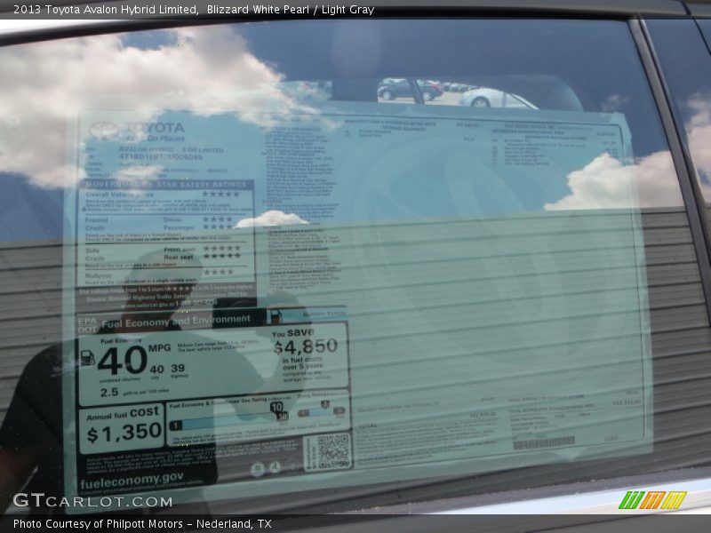 Blizzard White Pearl / Light Gray 2013 Toyota Avalon Hybrid Limited