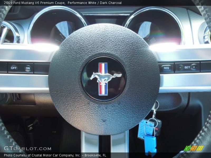 Performance White / Dark Charcoal 2009 Ford Mustang V6 Premium Coupe