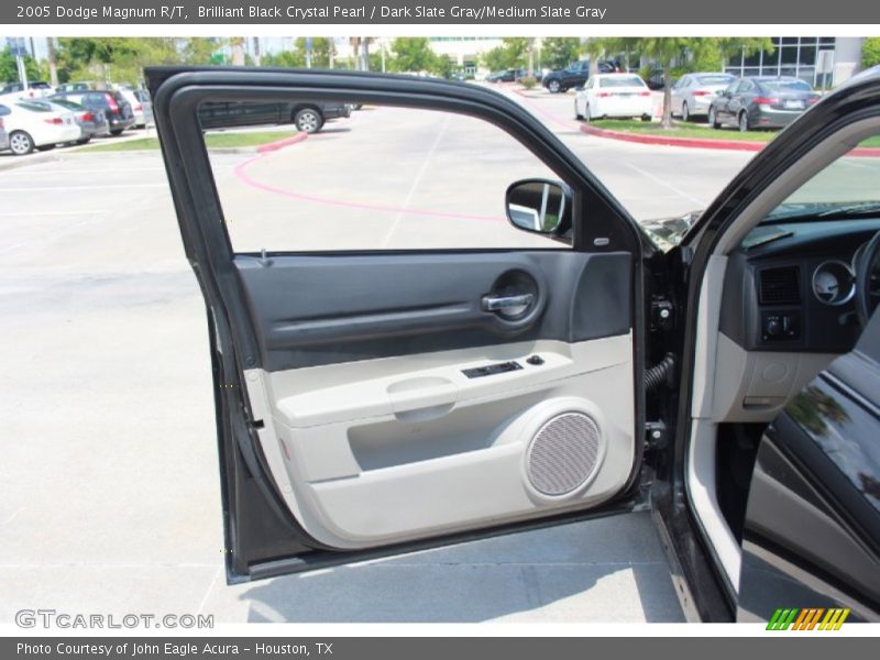 Brilliant Black Crystal Pearl / Dark Slate Gray/Medium Slate Gray 2005 Dodge Magnum R/T