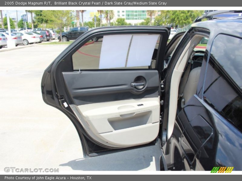 Brilliant Black Crystal Pearl / Dark Slate Gray/Medium Slate Gray 2005 Dodge Magnum R/T