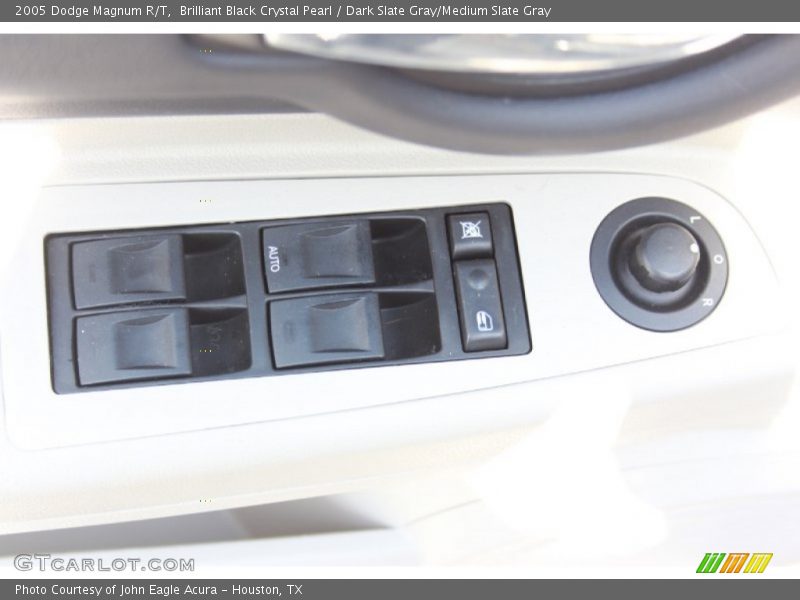 Brilliant Black Crystal Pearl / Dark Slate Gray/Medium Slate Gray 2005 Dodge Magnum R/T