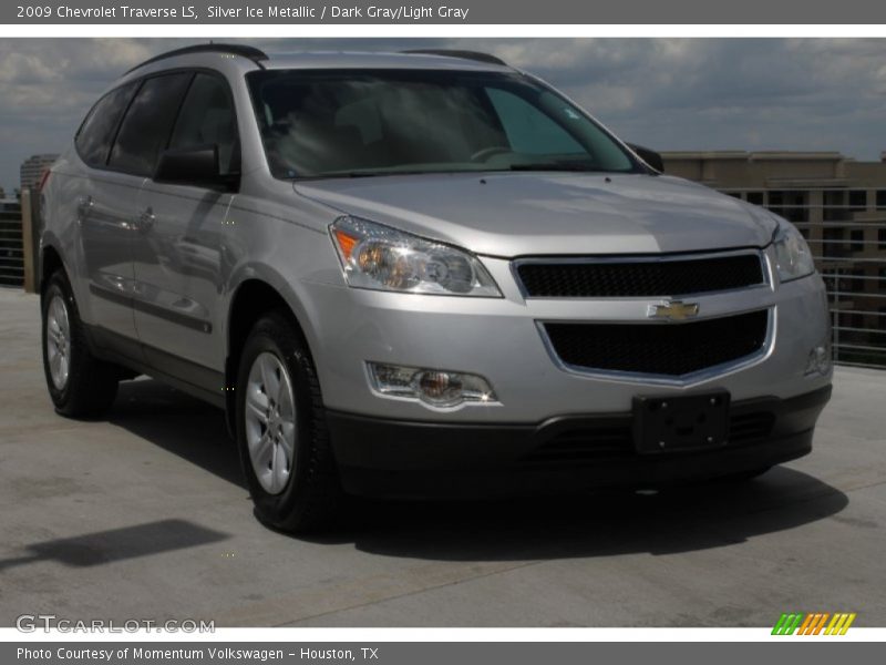 Silver Ice Metallic / Dark Gray/Light Gray 2009 Chevrolet Traverse LS