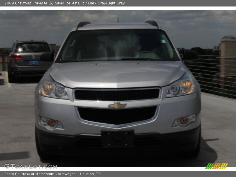 Silver Ice Metallic / Dark Gray/Light Gray 2009 Chevrolet Traverse LS