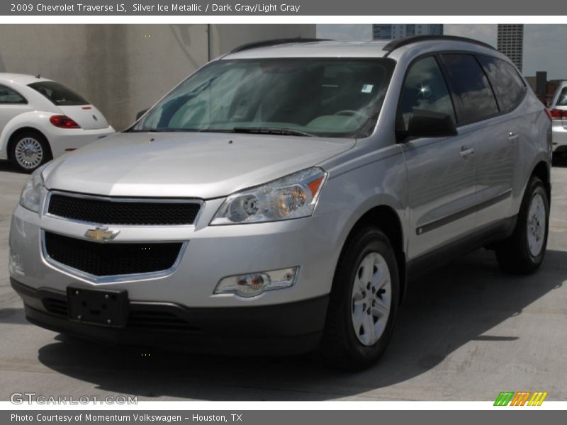 Silver Ice Metallic / Dark Gray/Light Gray 2009 Chevrolet Traverse LS