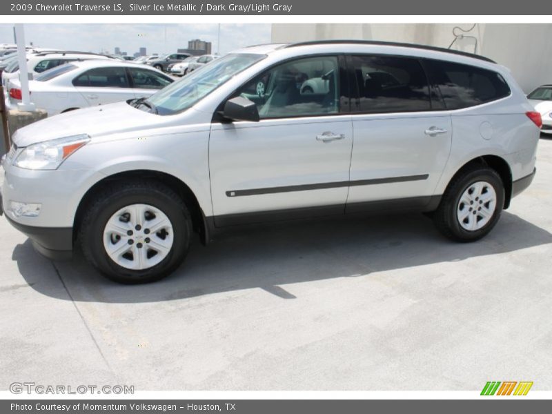 Silver Ice Metallic / Dark Gray/Light Gray 2009 Chevrolet Traverse LS
