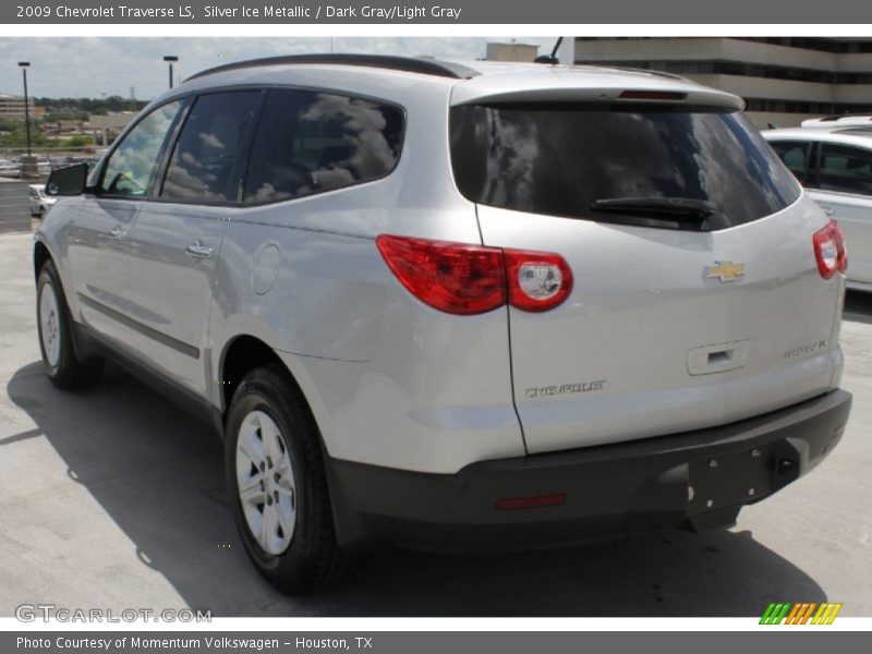 Silver Ice Metallic / Dark Gray/Light Gray 2009 Chevrolet Traverse LS